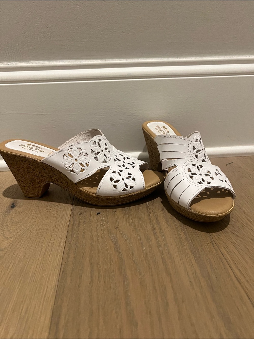 MADE IN ITALY Spring Step White Floral Cutout Cork-Heel Mules EUC size 38